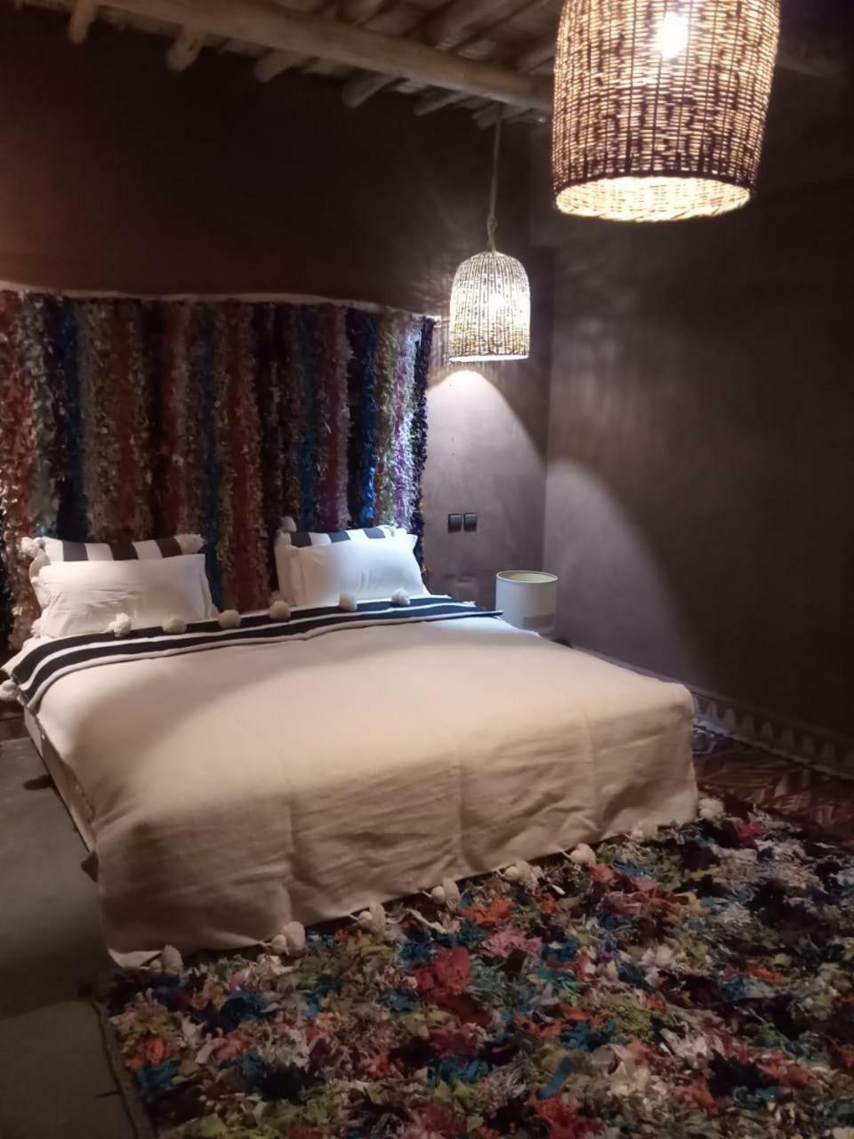 Dar Isselday Bed & Breakfast Tisseldei ภายนอก รูปภาพ